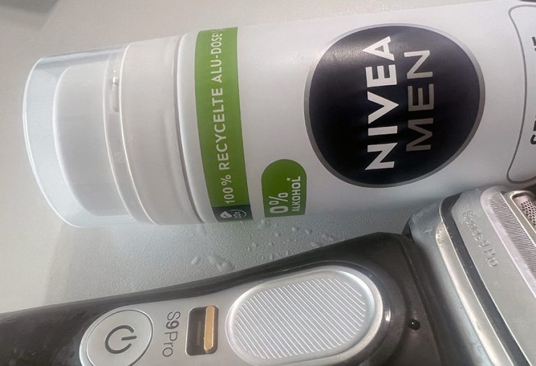 Wet shaving with an electric shaver